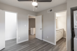 Tides on East Cactus in Phoenix, AZ - Building Photo - Interior Photo