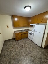 556 Jenks Ave E in St. Paul, MN - Building Photo - Building Photo