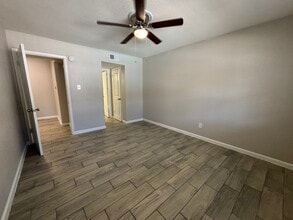 600 Nottingham Oaks Trail in Houston, TX - Building Photo - Building Photo