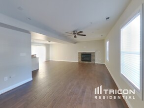1202 Addison Ct in Waldorf, MD - Foto de edificio - Building Photo