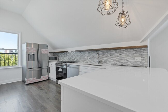208 Shippen St in Weehawken, NJ - Building Photo - Building Photo