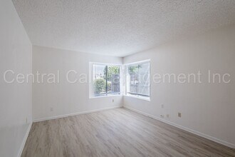 113 Universe Ave in Bakersfield, CA - Building Photo - Building Photo