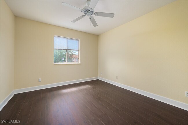 9745 Roundstone Cir in Ft. Myers, FL - Building Photo - Building Photo