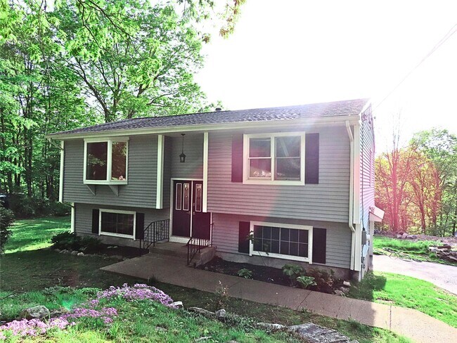 235 Tammany Hall Rd in Carmel, NY - Building Photo - Building Photo