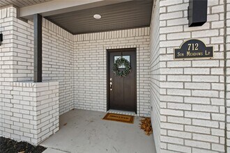 712 Sun Meadows Loop in Centerton, AR - Building Photo - Building Photo