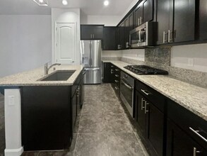 4418 Natomas Central Dr in Sacramento, CA - Foto de edificio - Building Photo