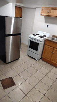 6121 N Marshall St photo'