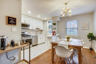 1334 Downing St NE in Washington, DC - Foto de edificio - Building Photo