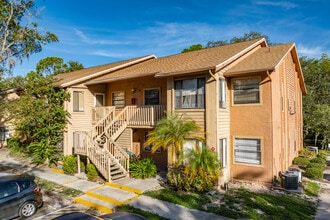 Harbor Oaks Apartments in Hudson, FL - Foto de edificio - Building Photo