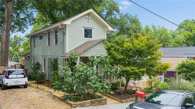 property at 816 Virgil St NE