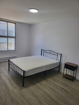 4053 Saint Laurent Boul in Montréal, QC - Building Photo