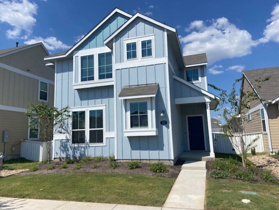 133 Keltic Dr in Kyle, TX - Building Photo