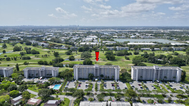 3050 N Palm Aire Dr, Unit 505 in Pompano Beach, FL - Building Photo - Building Photo