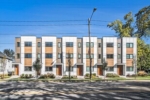 937 Fulton St W in Grand Rapids, MI - Building Photo