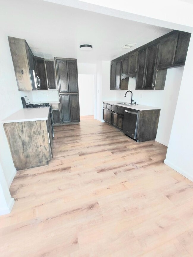 232 Woodham Ave in Barstow, CA - Building Photo - Building Photo