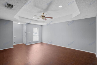 6710 S Creek Dr in Fort Worth, TX - Building Photo - Building Photo