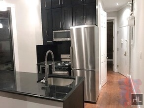 Avenue B, Unit 5D in New York, NY - Building Photo - Building Photo