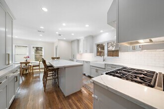 2003 Dryden Rd in Houston, TX - Building Photo - Building Photo