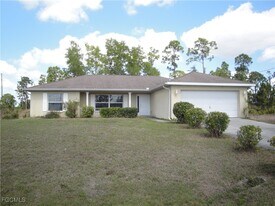 1243 Damen St E in Lehigh Acres, FL - Building Photo