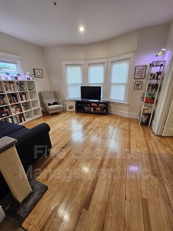 75 Loomis St in Burlington, VT - Building Photo - Building Photo