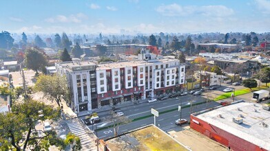 Acton Courtyard in Berkeley, CA - Foto de edificio - Building Photo