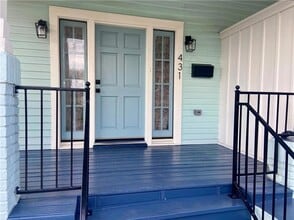 431 S Genois St in New Orleans, LA - Foto de edificio - Building Photo