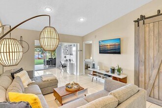 5824 N Park Rd in Fort Lauderdale, FL - Building Photo - Building Photo