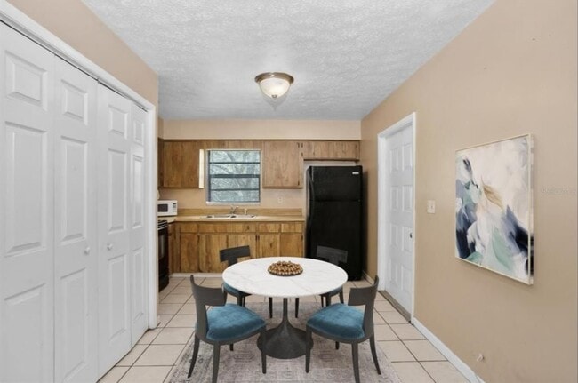 9905 N Myrtle St, Unit B in Tampa, FL - Building Photo - Building Photo