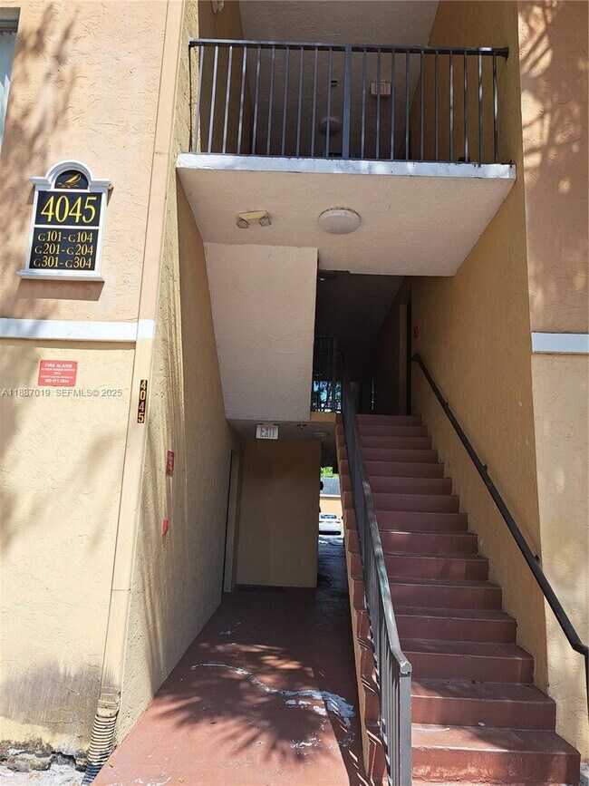 4045 W McNab Rd in Pompano Beach, FL - Building Photo - Building Photo