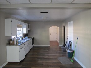 1010 E 14th Ave in Tampa, FL - Foto de edificio - Building Photo