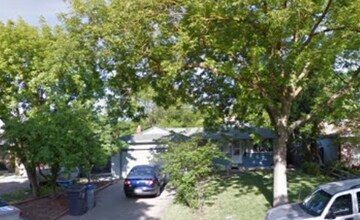 1405 Cypress Ln in Davis, CA - Foto de edificio - Building Photo