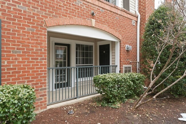 4850 Eisenhower Ave in Alexandria, VA - Building Photo - Building Photo