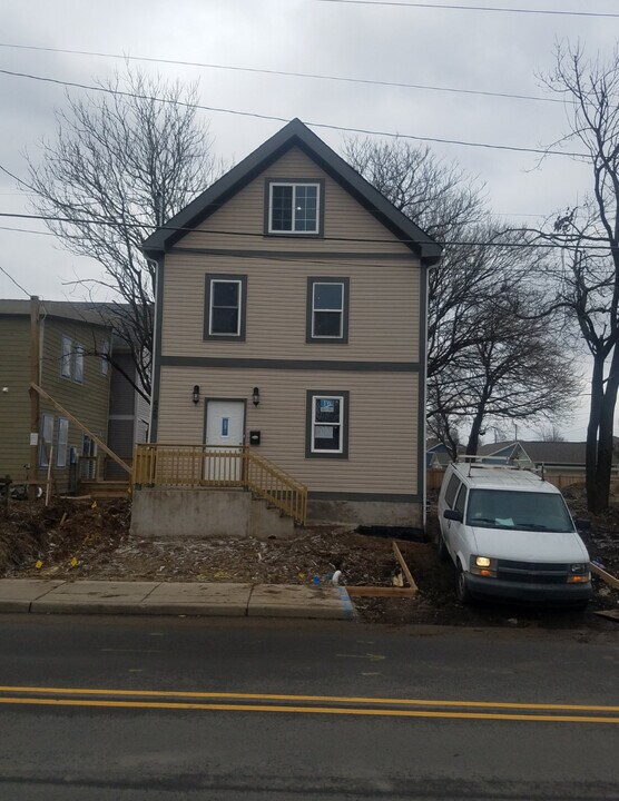629 E 25th St in Indianapolis, IN - Building Photo