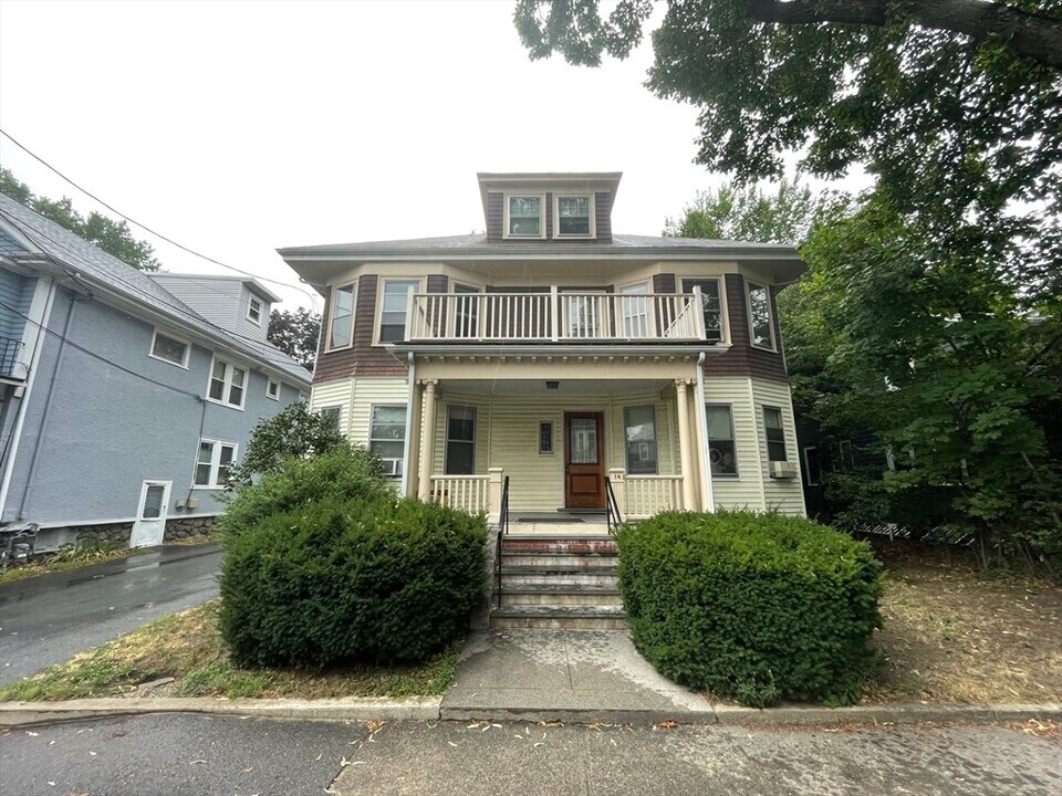 34 Grafton St in Arlington, MA - Building Photo