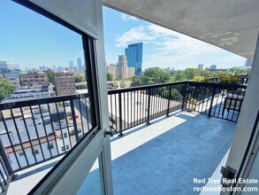 75 Monmouth St, Unit 101-308 in Brookline, MA - Building Photo - Building Photo