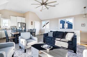 12 Epping Ave in Hampton, NH - Building Photo - Building Photo