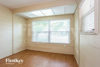 5425 13th Ave N in St. Petersburg, FL - Building Photo - Building Photo