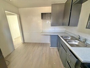 3705 SW 41st St in Oklahoma City, OK - Building Photo - Building Photo