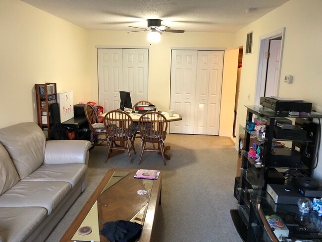 1243 Mulberry Dr in Mahwah, NJ - Building Photo - Building Photo