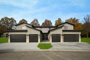 234 Sumac Rd in Raymore, MO - Building Photo