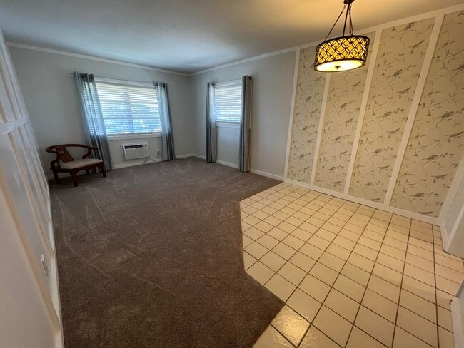 property at 1050 E Sample Rd