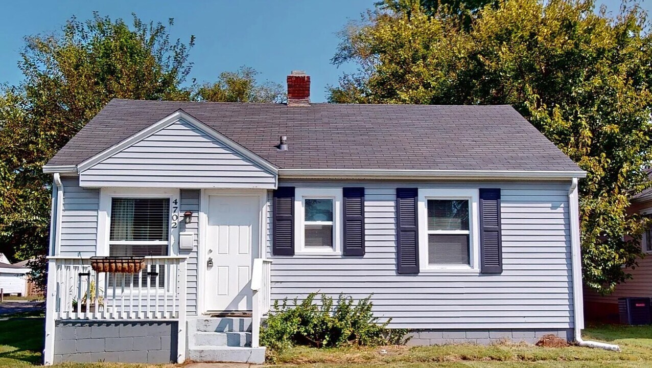 4702 Young Ave in Indianapolis, IN - Building Photo