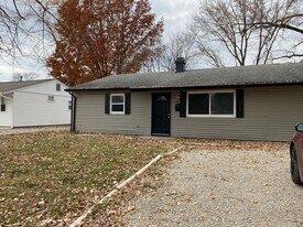 1143 St Rose Ln in Sauget, IL - Building Photo