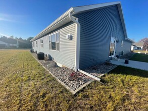 995 Morning Star Ln in Plover, WI - Building Photo - Building Photo