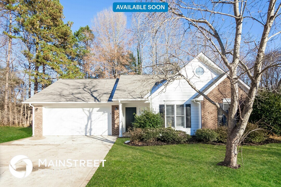 8500 Brookstead Dr in Charlotte, NC - Building Photo