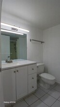 9419 Fontainebleau Blvd in Miami, FL - Building Photo - Building Photo