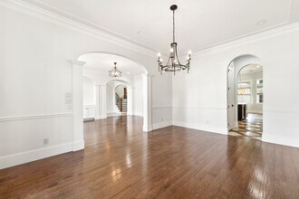 5637 Overbrook Ln in Houston, TX - Foto de edificio - Building Photo