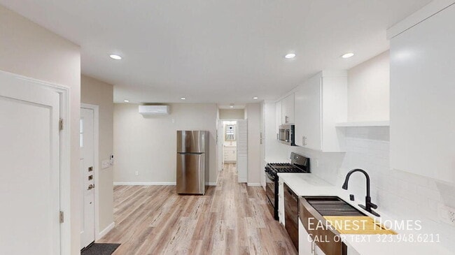 2811 W 46th St in Los Angeles, CA - Building Photo - Building Photo