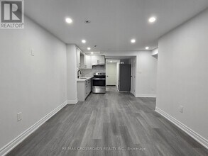 3265 Turnstone Blvd in Pickering, ON - Building Photo - Building Photo