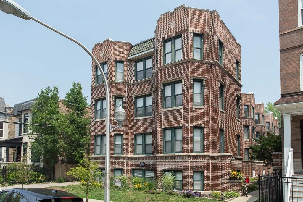 3845 N Greenview Ave in Chicago, IL - Building Photo
